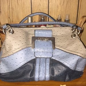 Guess bag in grey/light blue/navy.